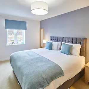 https://host-stay-harbour-view.yorkshirehotels.net