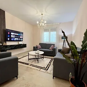 https://marina-view-central-deluxe-apartment.albaniahotels.org