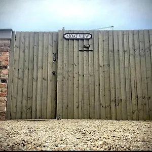 https://moat-view-central-free-parking.yorkshirehotels.net