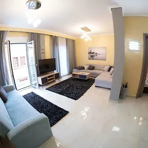 https://apt-thess-old-town-with-free-private-parking.hotelschalkidiki.net